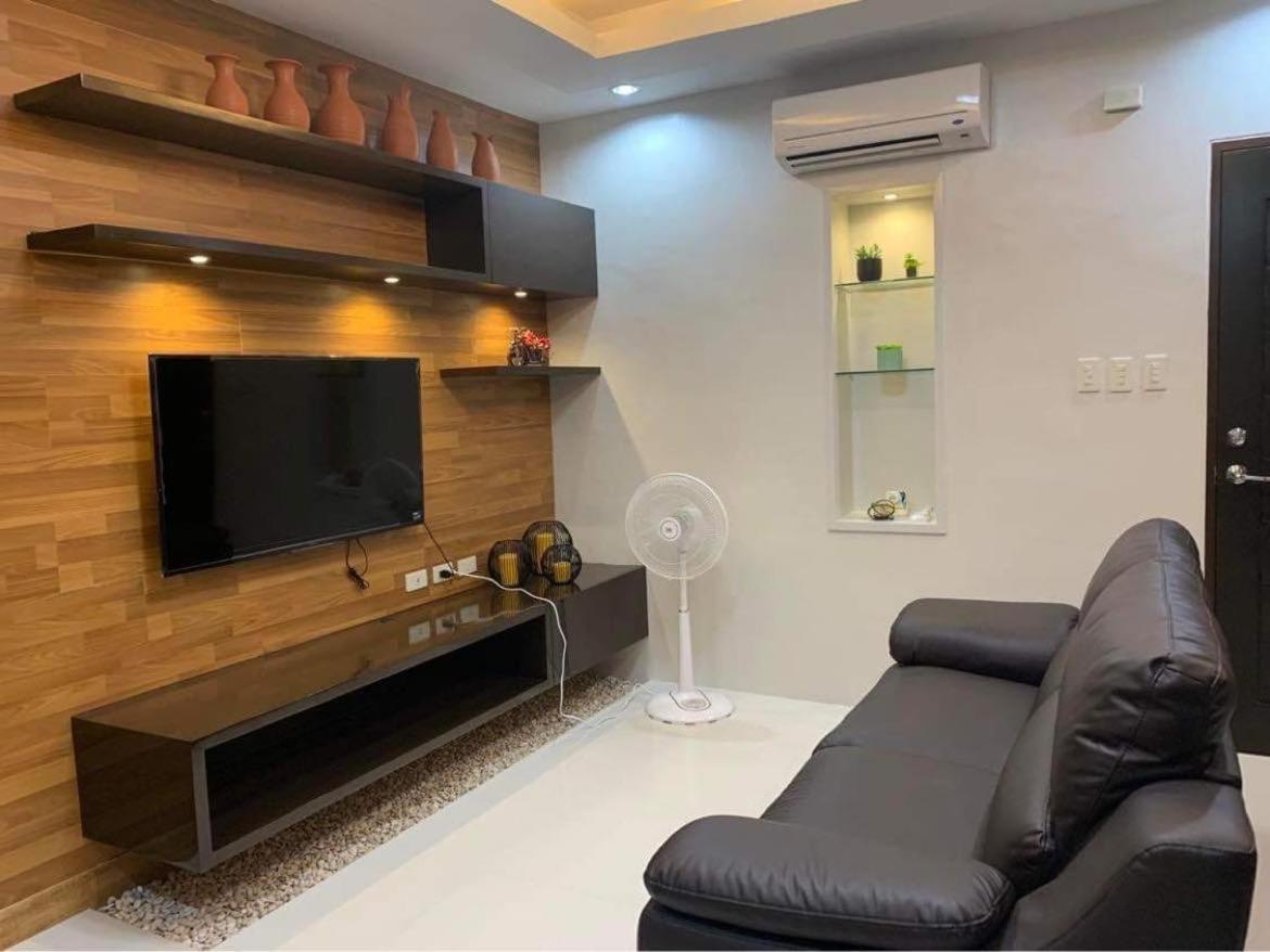 J Spazio Apartelle And Cafe Baranghauon Ngoại thất bức ảnh